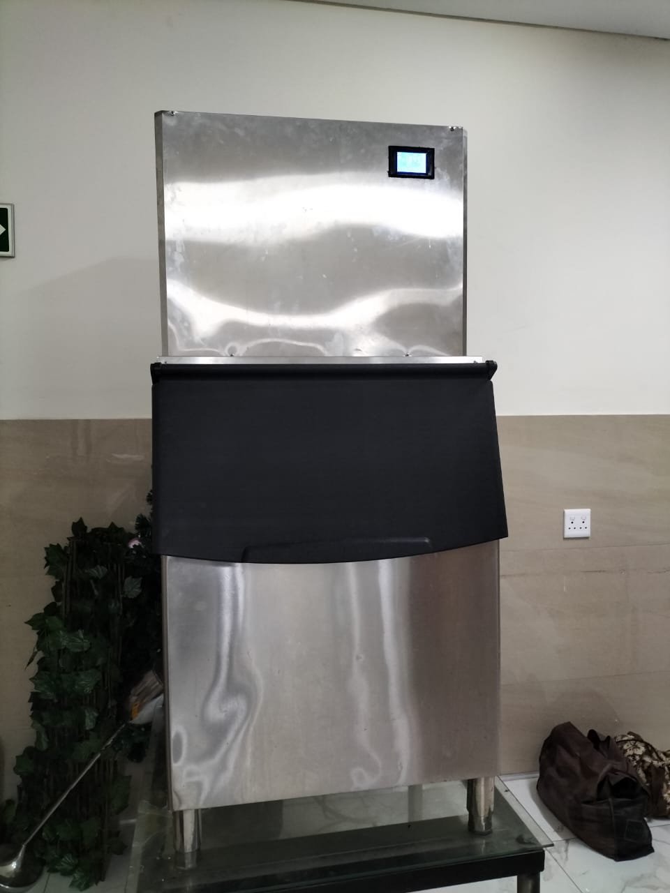 Commercial ice machine service